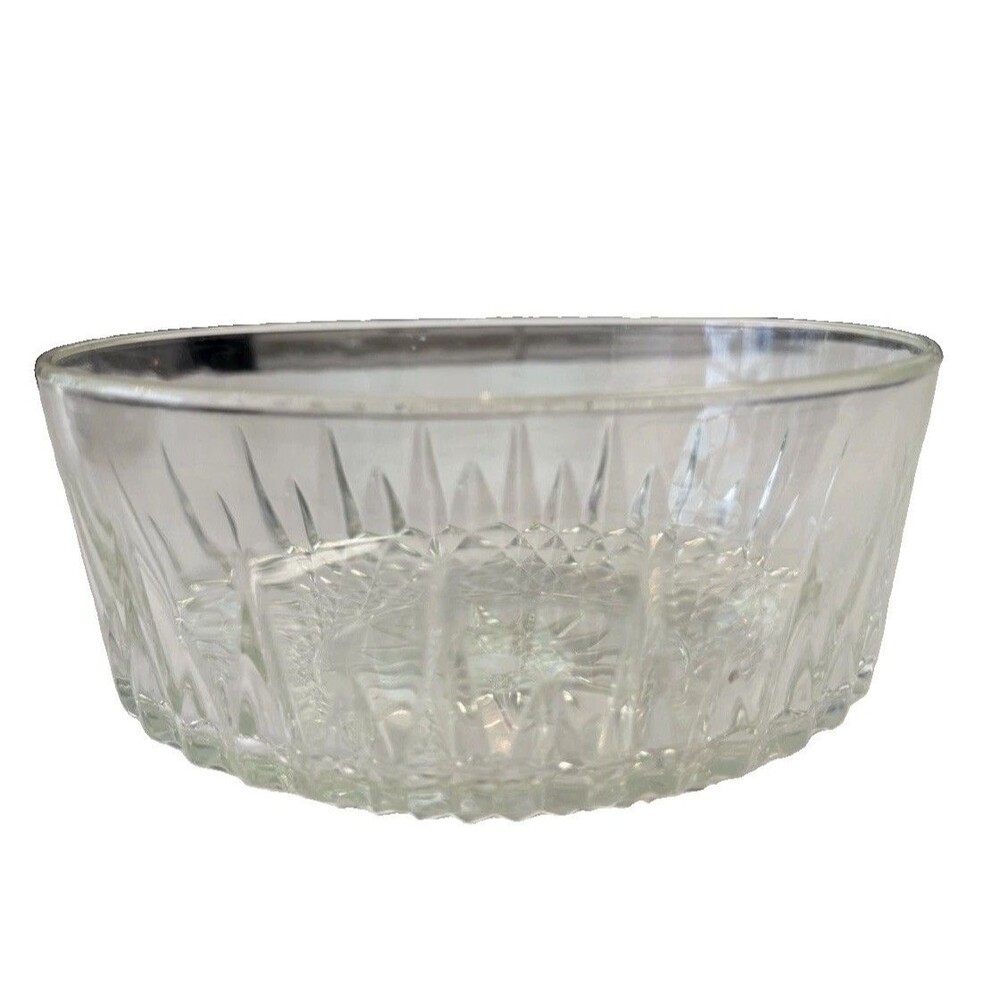 Vintage Arcoroc France 7.75”  Clear Glass Bowl Starburst Diamond Salad Dessert